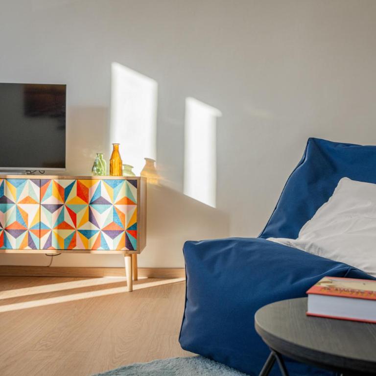 Breezy Sunset - Two-Bedroom Apartment - 15