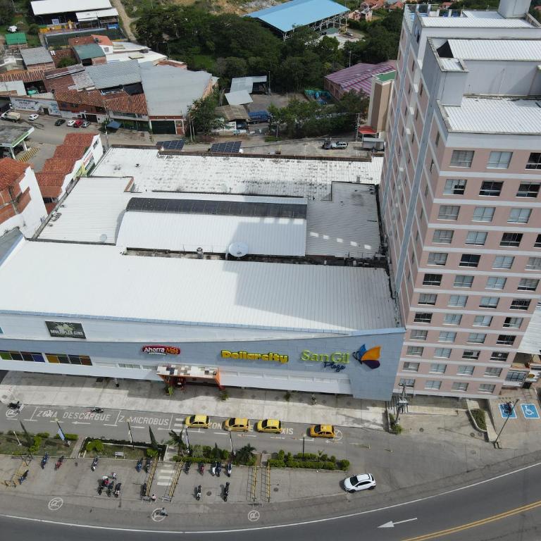 Apartamento en Centro Comercial Nuevo San Gil - Apartamento de 3 dormitorios - 24