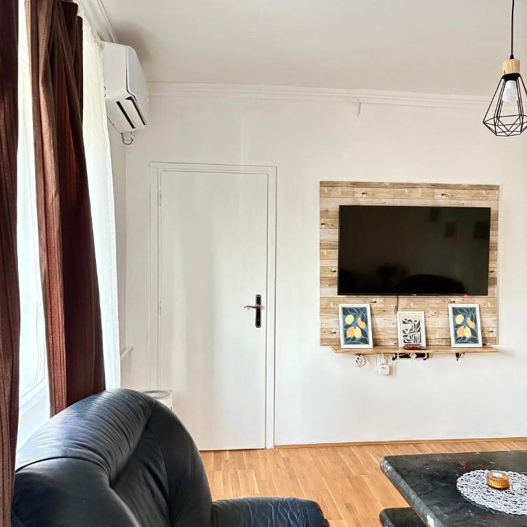 Apartman Nina 2 BANOVO BRDO - Two-Bedroom Apartment - 8
