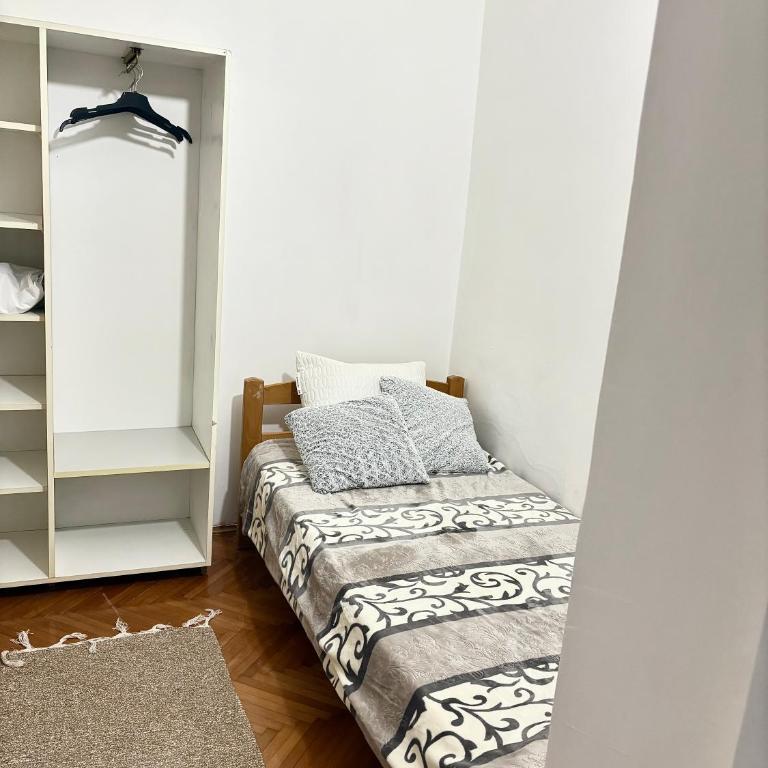 Apartman Nina 2 BANOVO BRDO - Two-Bedroom Apartment - 10