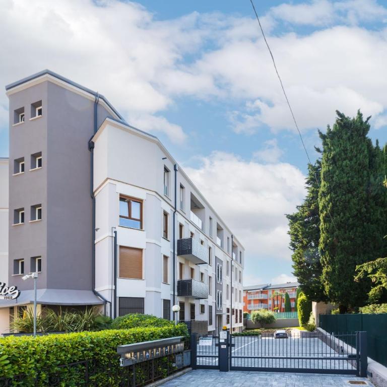 Elegance Apartment - Appartamento Standard con 2 Camere da Letto - 27