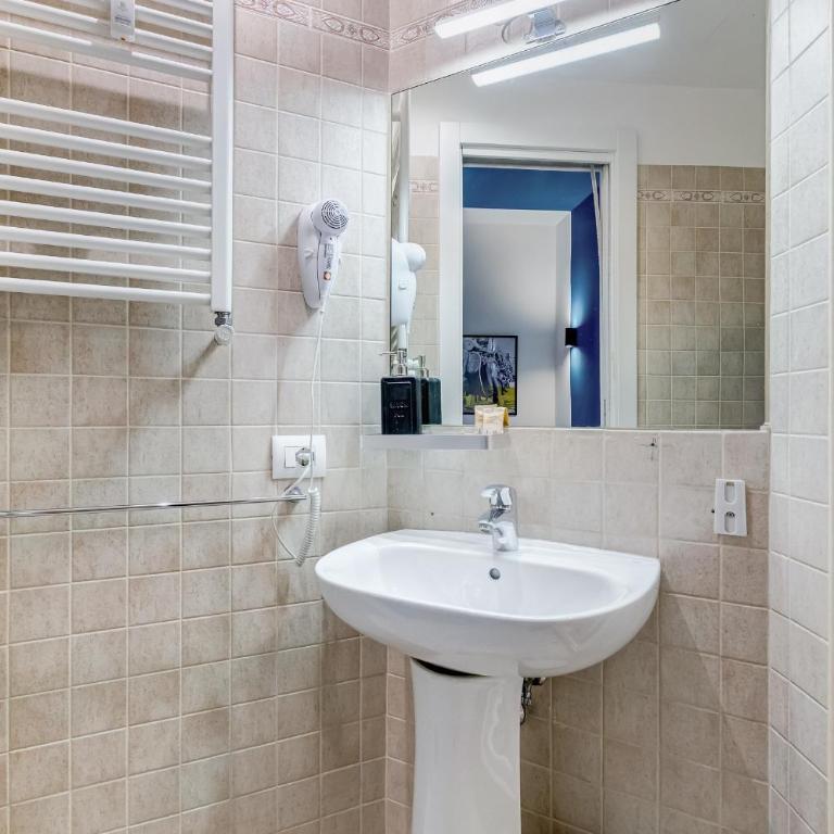 VIVILO COLLECTION - Marche 54 Apart 4bdr - Close to Via Veneto - Appartamento Deluxe con 4 Camere da Letto - 75