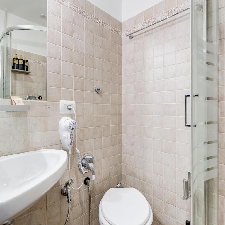 VIVILO COLLECTION - Marche 54 Apart 4bdr - Close to Via Veneto - Appartamento Deluxe con 4 Camere da Letto - 45