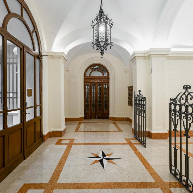 VIVILO COLLECTION - Marche 54 Apart 4bdr - Close to Via Veneto - Appartamento Deluxe con 4 Camere da Letto - 83
