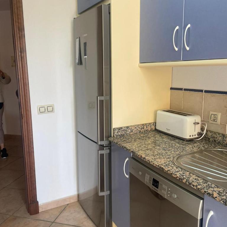 FRONTAL EN JARDINES DE ZAHARA 3 Dorm y 2 Baños - Three-Bedroom Apartment - 6