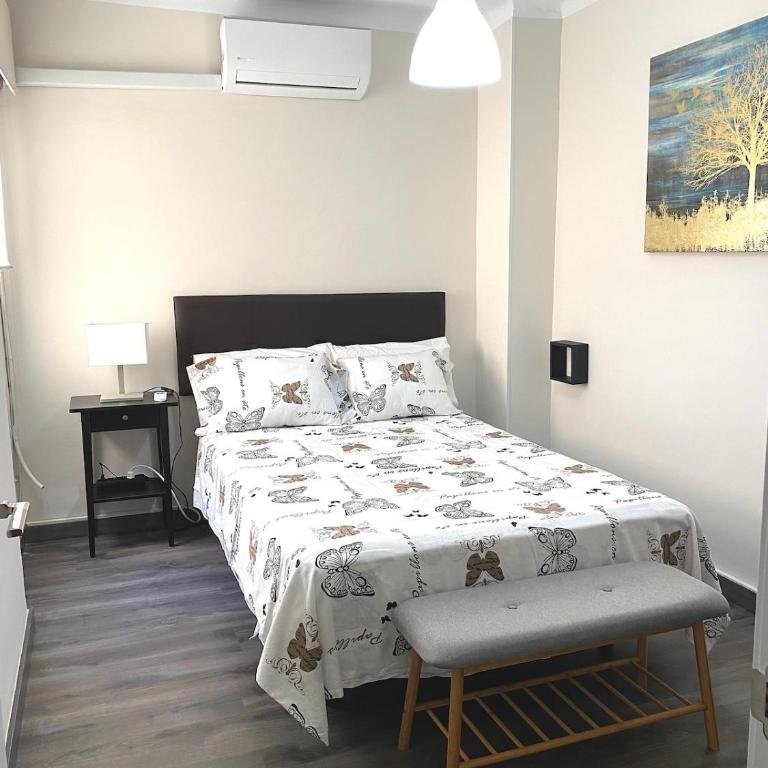 Apartment, 3 bedrooms, downtown - Three-Bedroom Apartment with Balcony - 3