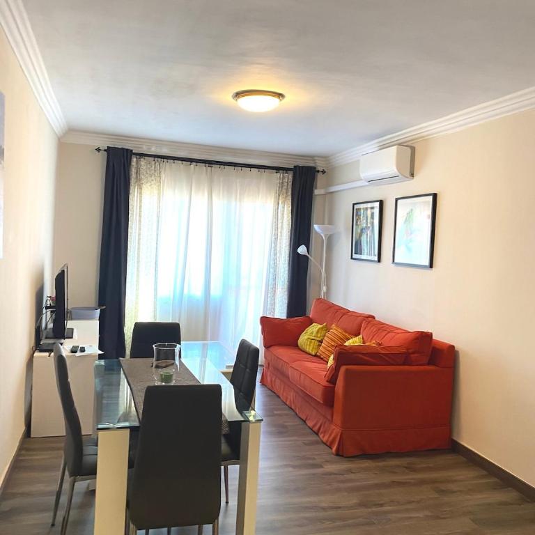 Apartment, 3 bedrooms, downtown - Three-Bedroom Apartment with Balcony - 5