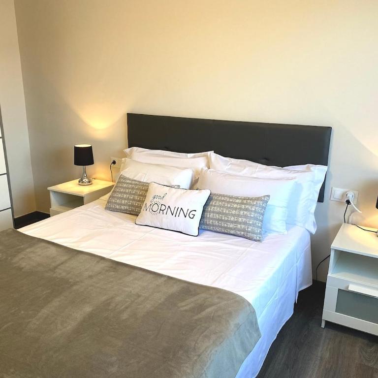 Apartment, 3 bedrooms, downtown - Three-Bedroom Apartment with Balcony - 15