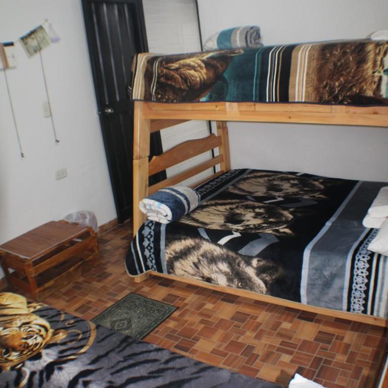 Hostal Pachanuna - Habitación Doble con baño privado - 2 camas - 2