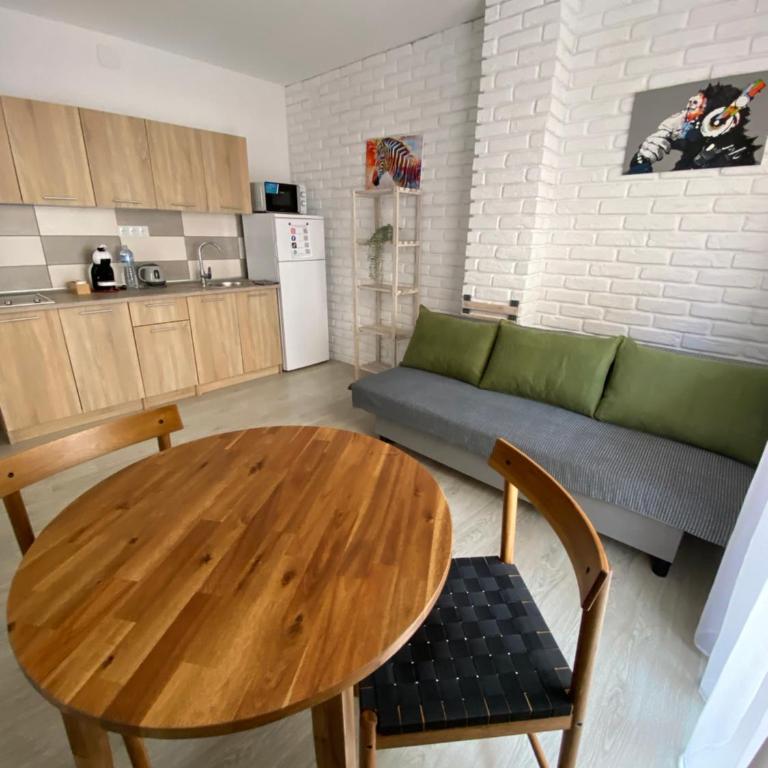 Cozy Apartment with balcony - One-Bedroom Apartment with Balcony - 5