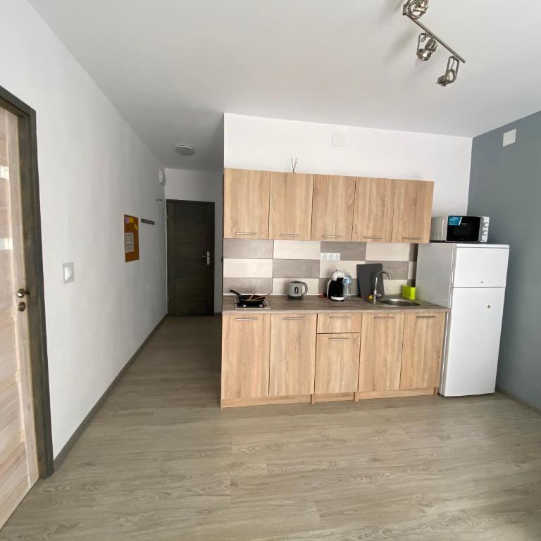 Cozy Apartment with balcony - One-Bedroom Apartment with Balcony - 14