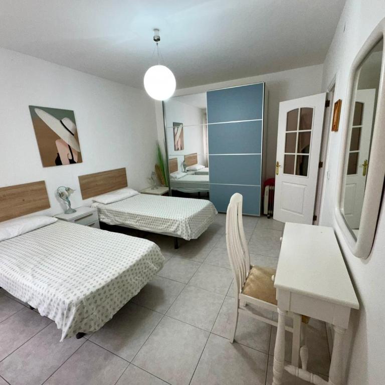 Casa Lilo, en jardin grande, con una gran piscina y barbacoa - One-Bedroom House - 30