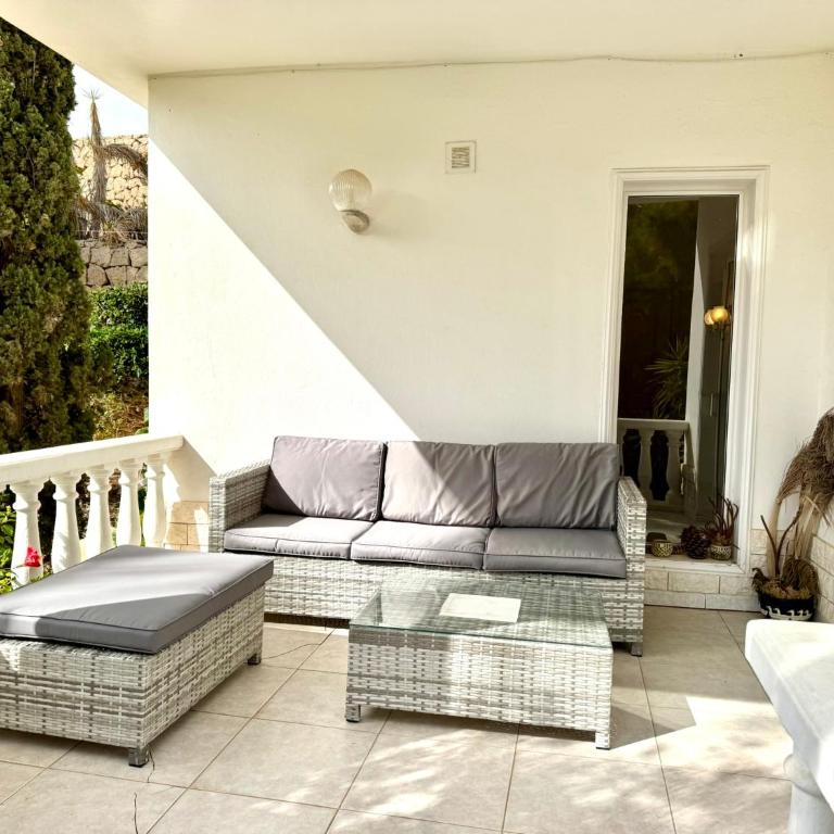 Casa Lilo, en jardin grande, con una gran piscina y barbacoa - One-Bedroom House - 13