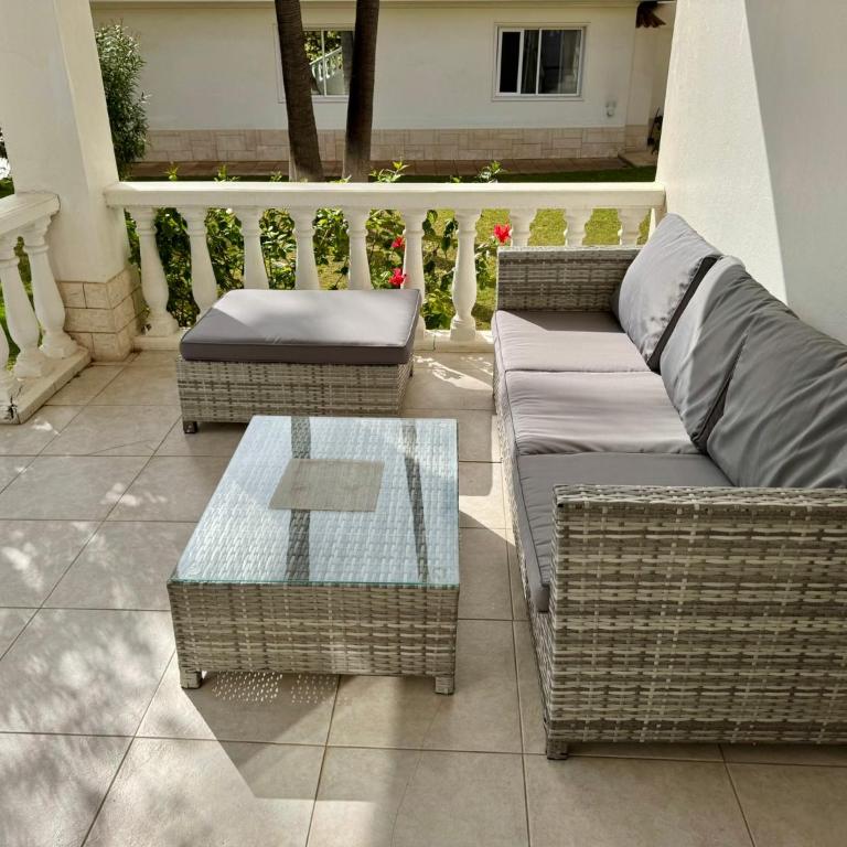 Casa Lilo, en jardin grande, con una gran piscina y barbacoa - One-Bedroom House - 12