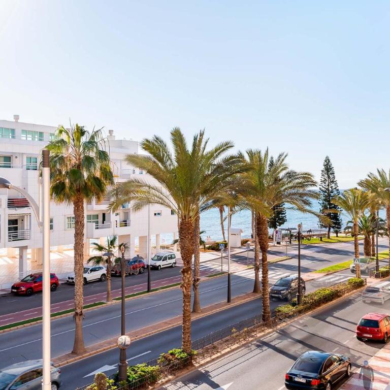 Apartamento con Vista al Mar - Three-Bedroom Apartment - 1