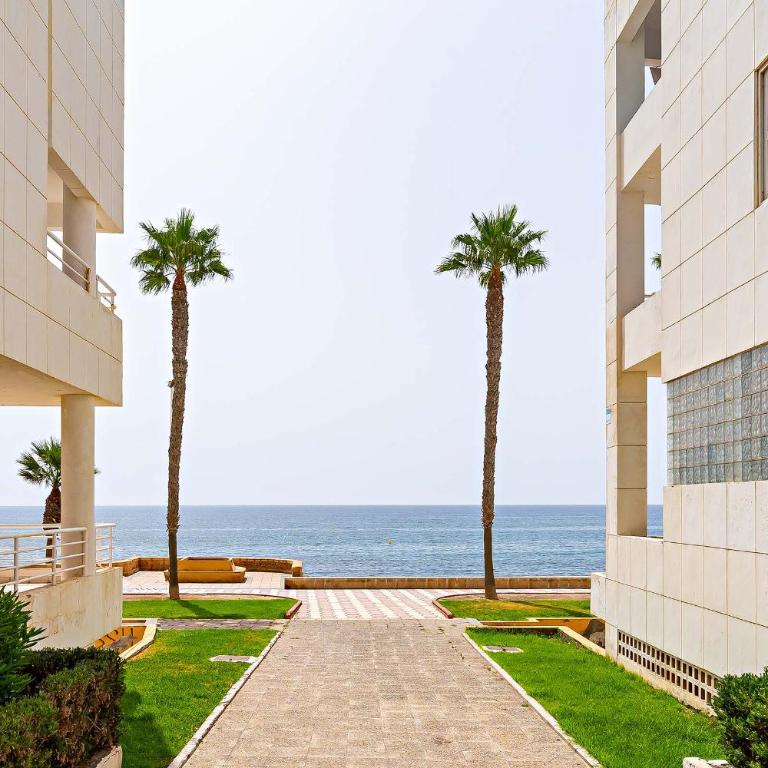 Apartamento con Vista al Mar - Three-Bedroom Apartment - 24