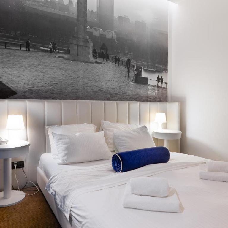 Hotel Passport - Dvokrevetna Soba sa Bračnim Krevetom - 26
