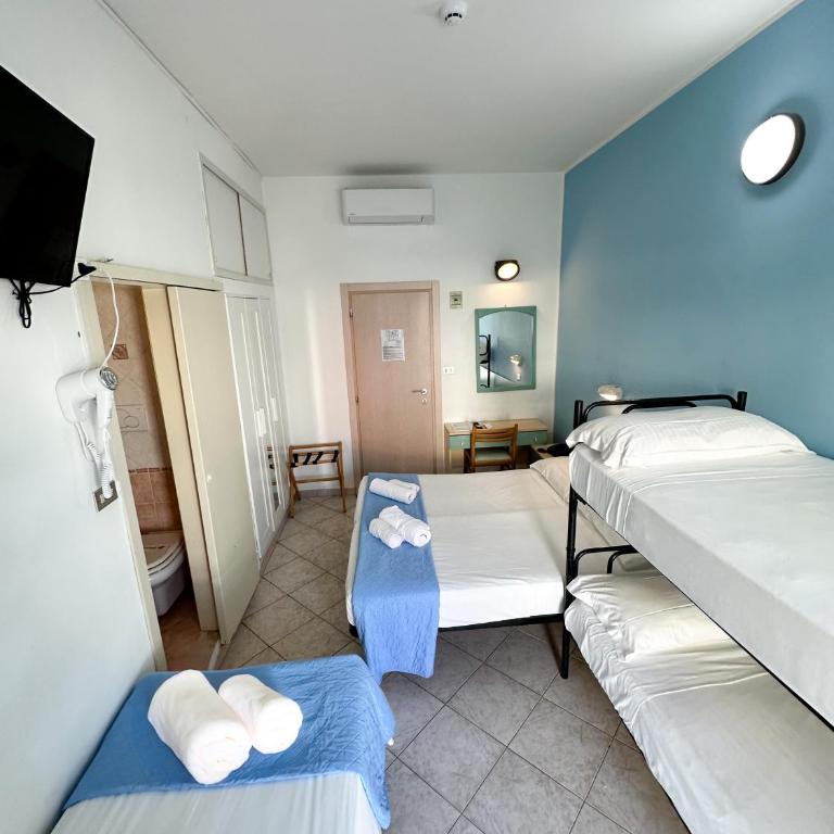 Hotel Sant'Angelo - Camera Familiare Standard - 6