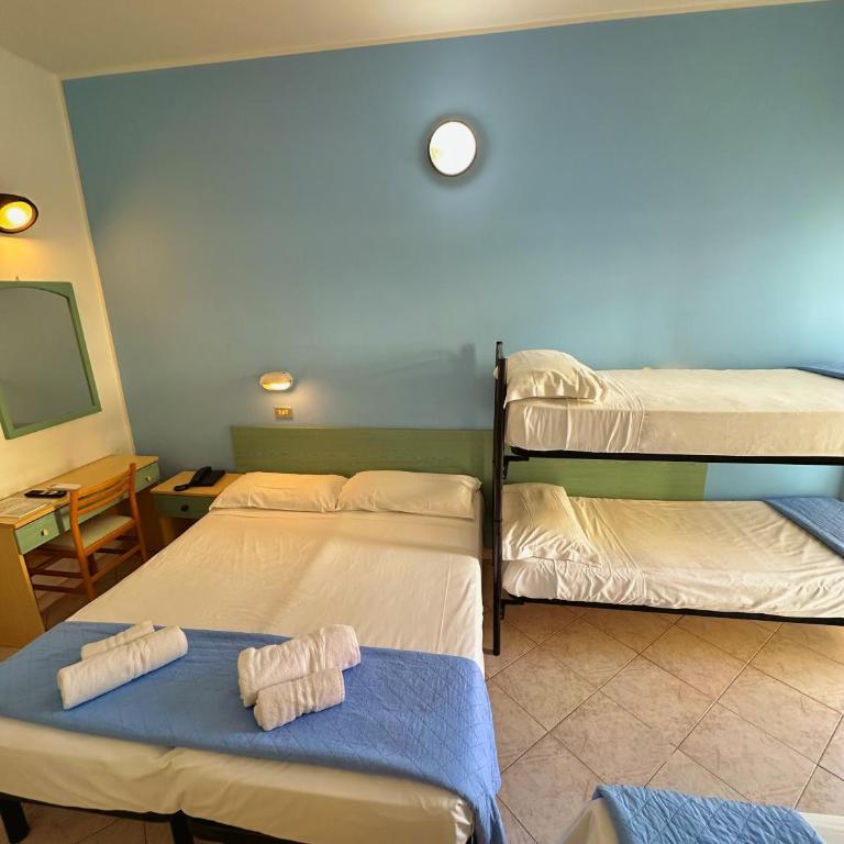 Hotel Sant'Angelo - Camera Familiare Standard - 1