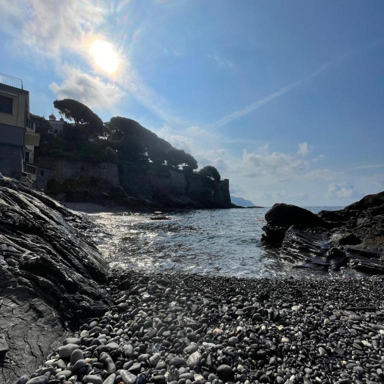 Charming Beach Flat with Seaview - Two-Bedroom Apartment - 22