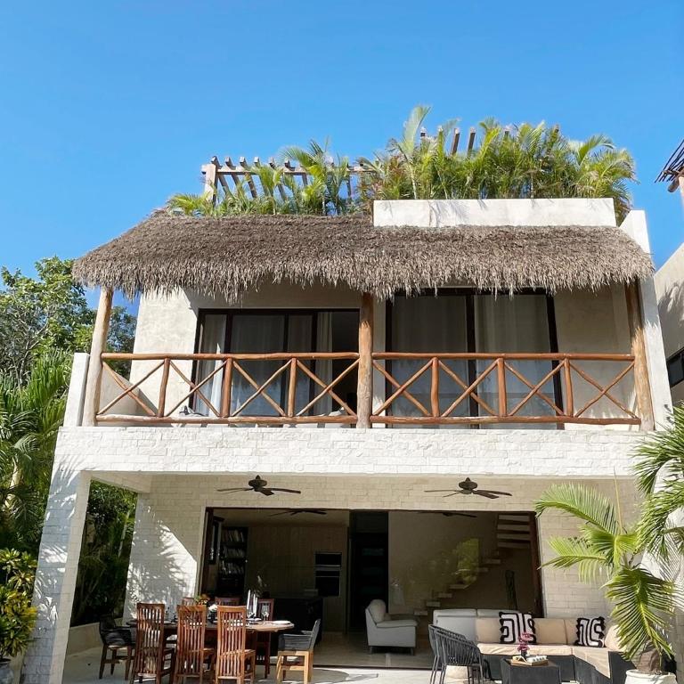 Luxury House Tomanoa - 10pers - 4rooms - Pool - HotJacuzzi - Speed Wifi -waterfall - Villa con piscina privada - 56