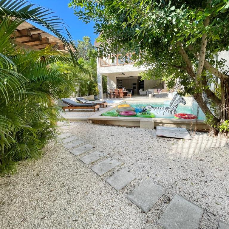 Luxury House Tomanoa - 10pers - 4rooms - Pool - HotJacuzzi - Speed Wifi -waterfall - Villa con piscina privada - 6