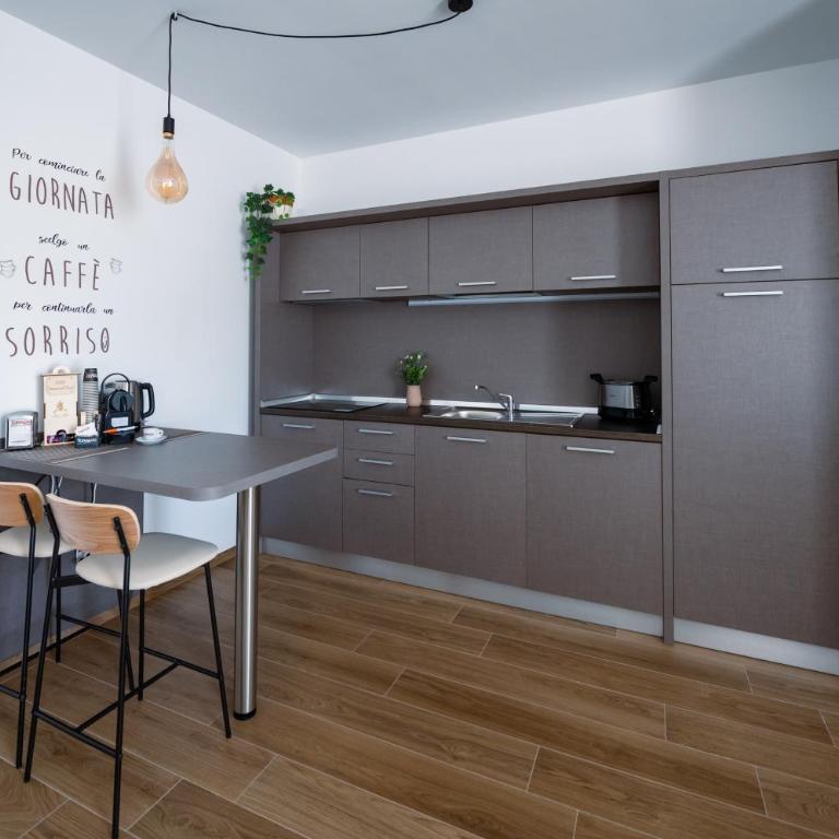 Terminal Sud - Family Room with Private Bathroom - 17