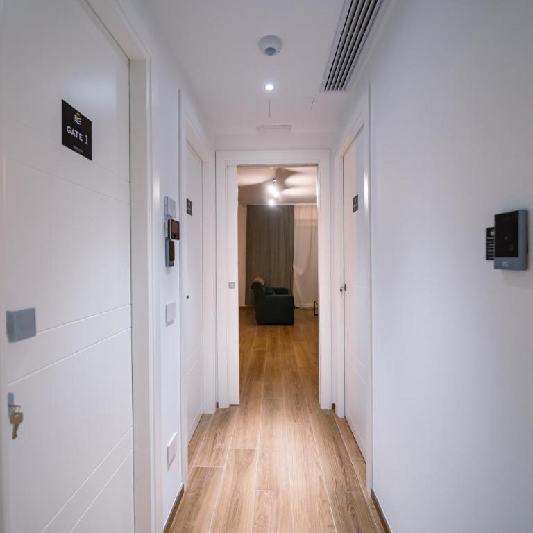 Terminal Sud - Family Room with Private Bathroom - 30