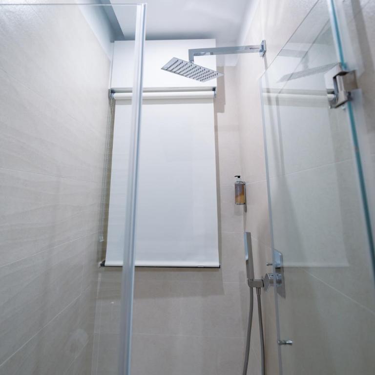 Terminal Sud - Family Room with Private Bathroom - 43