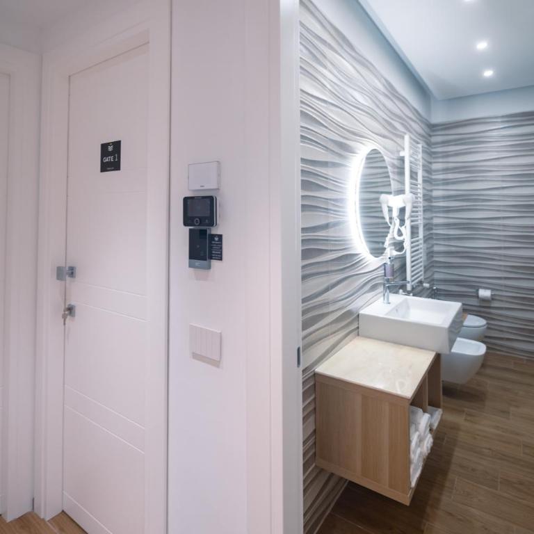 Terminal Sud - Family Room with Private Bathroom - 42
