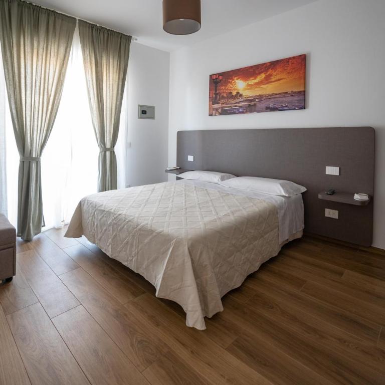 Terminal Sud - Family Room with Private Bathroom - 36