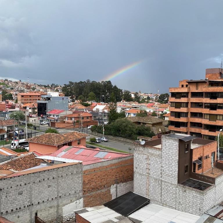Modern apartment in Cuenca - Two-Bedroom Apartment with City View - 12