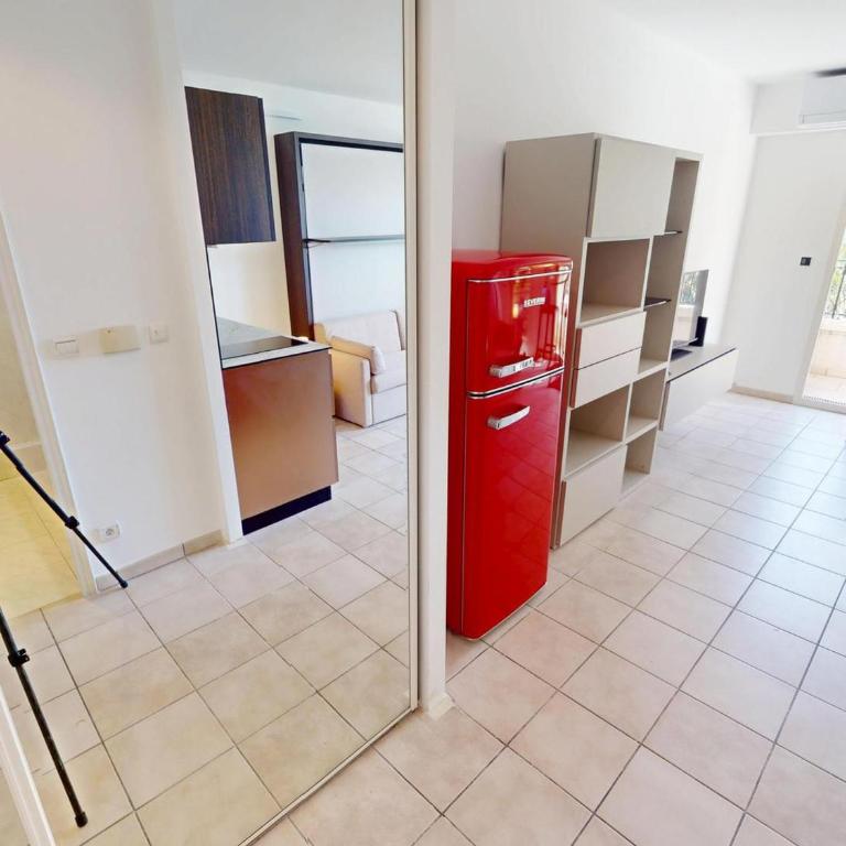 Studio rénové avec balcon et garage en plein cœur de Menton - FR-1-196-375 - Studio - 6