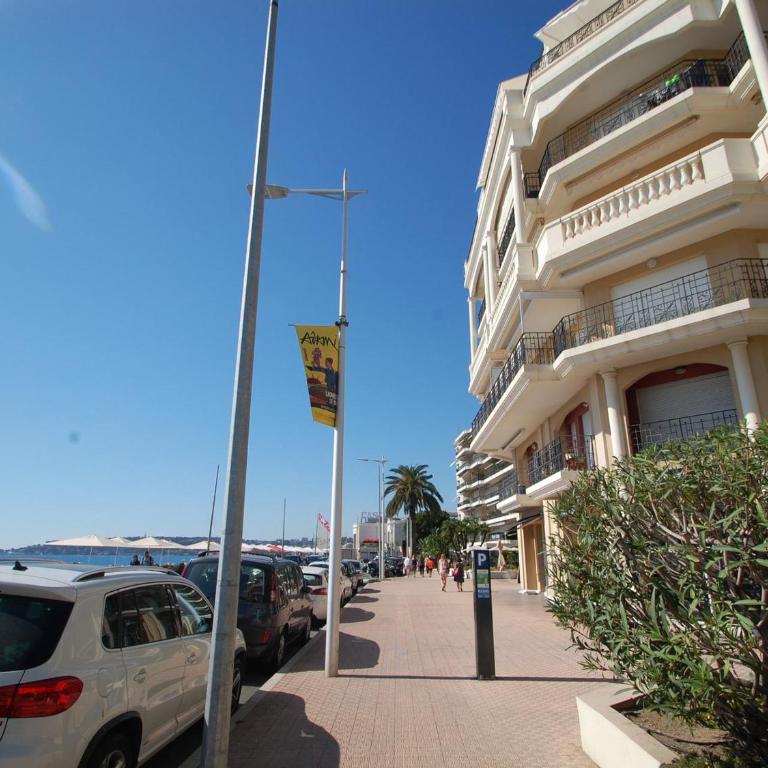 Studio rénové avec balcon et garage en plein cœur de Menton - FR-1-196-375 - Studio - 14