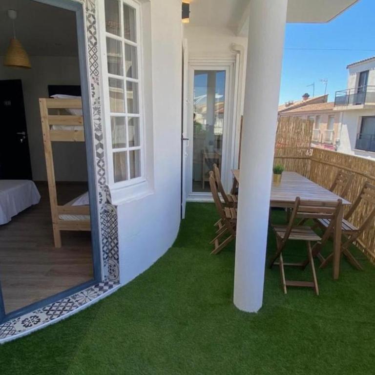 Suites Aronas-hébergements climatisés rive droite plein centre ville - Suite avec Terrasse - 9