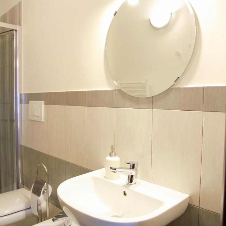 B&B BuonaLuna - Camera Tripla con Bagno Privato Esterno - 15