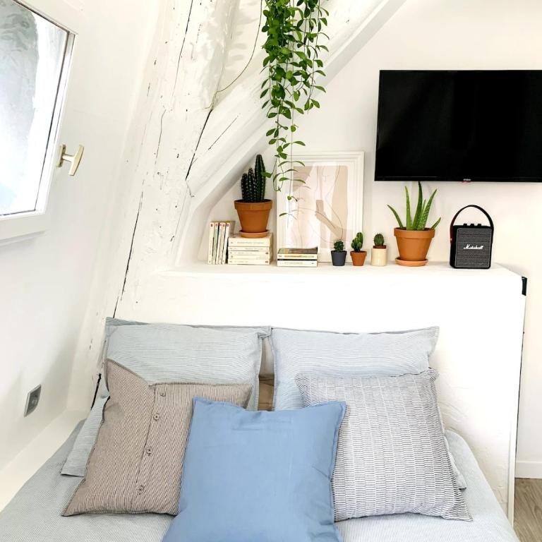 Studio dans le centre historique avec WIFI et TV - One-Bedroom Apartment - 7