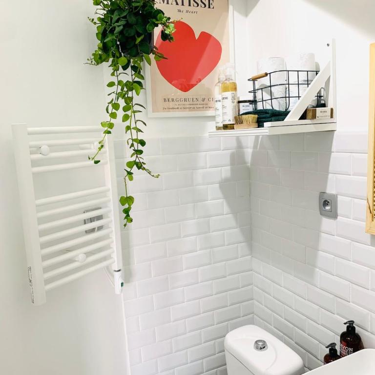 Studio dans le centre historique avec WIFI et TV - One-Bedroom Apartment - 8