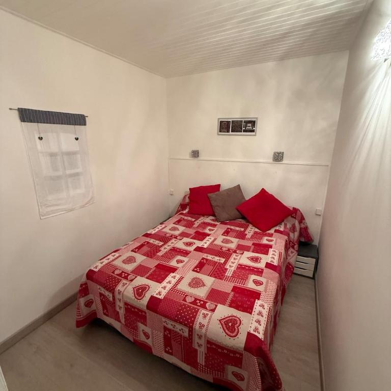 Apt Ideal Famille Pied des pistes - 46m2 - 6 pers - Three-Bedroom Apartment with Mountain View - 7