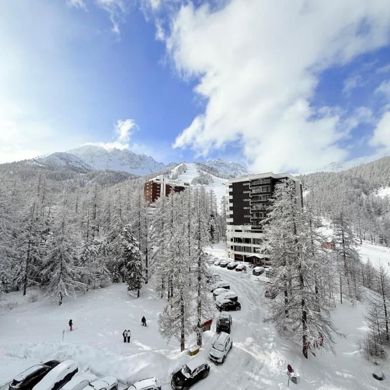 Apt Ideal Famille Pied des pistes - 46m2 - 6 pers - Three-Bedroom Apartment with Mountain View - 2
