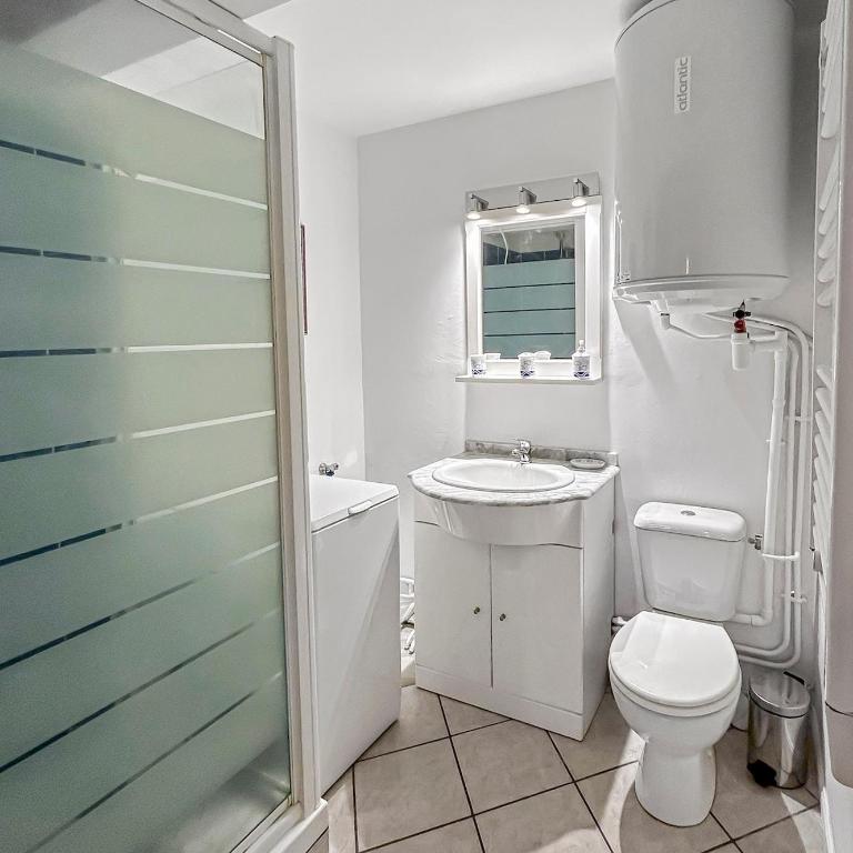 terasse marine, F2 Large terrasse privative à 5mn de la plage - One-Bedroom Apartment - 4