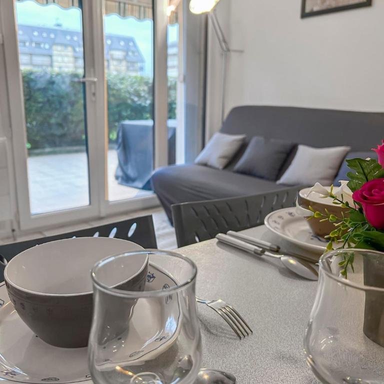 terasse marine, F2 Large terrasse privative à 5mn de la plage - One-Bedroom Apartment - 18