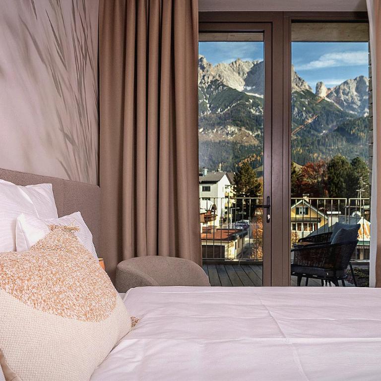 Hotel DAS SAAL - Suite mit Kingsize-Bett und Balkon - 1