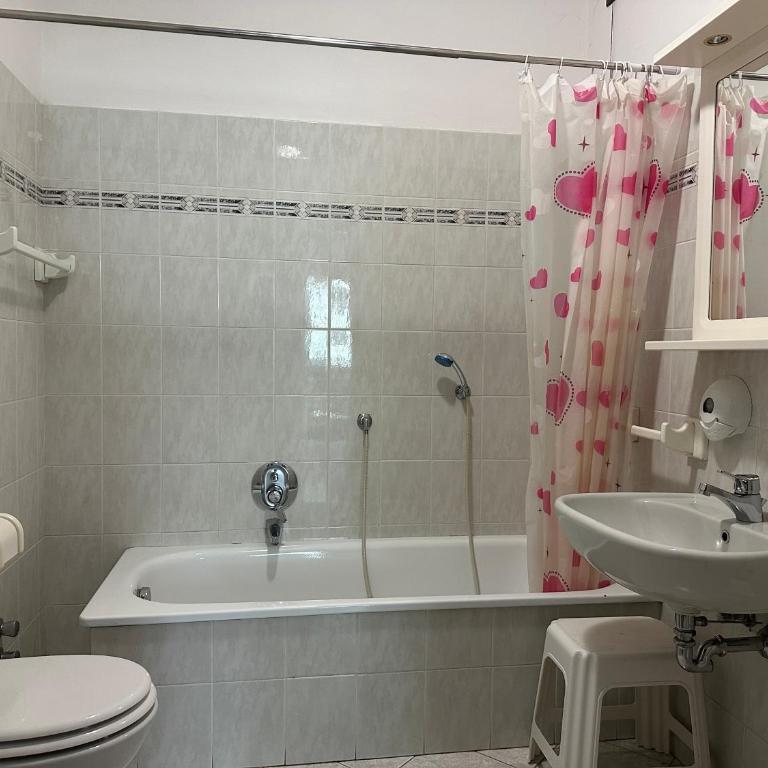 La Lanterna - One-Bedroom Apartment - 17