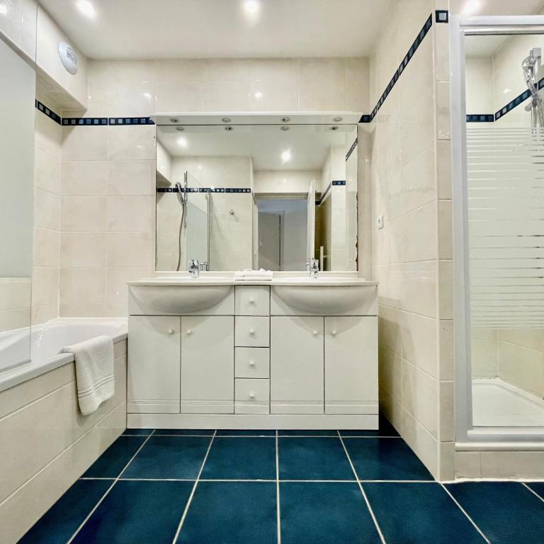 PGH N6 - 100m de la Plage, Terrasse, Parking - Appartement 2 Chambres - 8