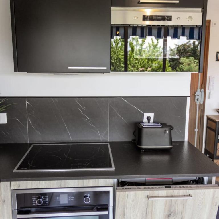 Le Mimosa - Calme - Spacieux - 200m de la mer - Parking - Appartement - 35