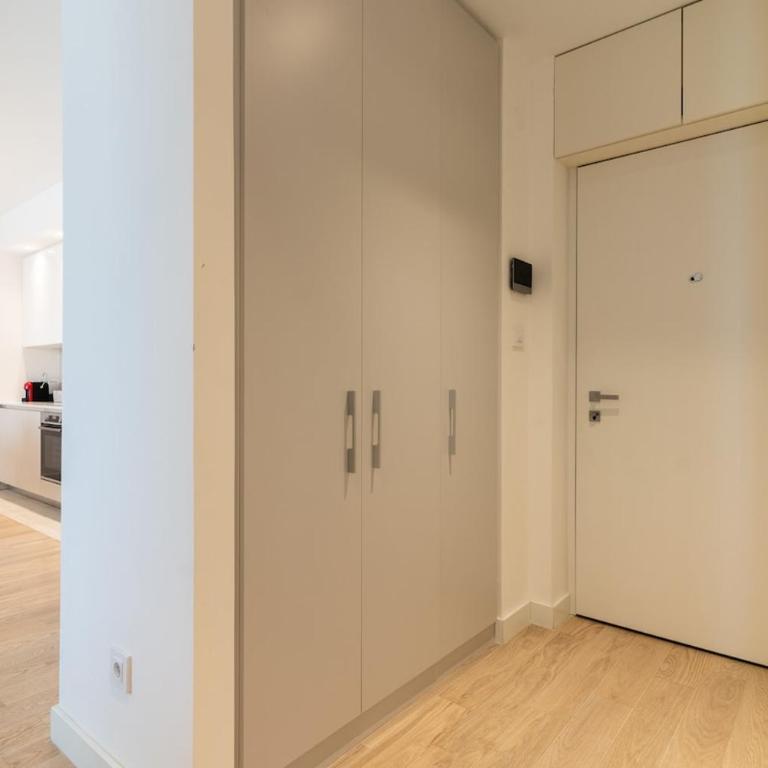 BW Spacious Riverview Apartment - Two-Bedroom Apartment - 11