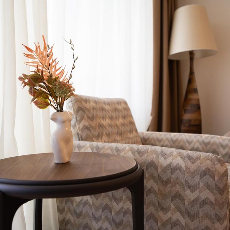 BW Spacious Riverview Apartment - Two-Bedroom Apartment - 25