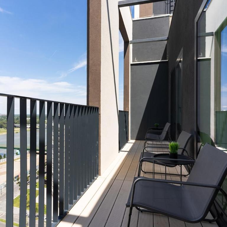 BW Spacious Riverview Apartment - Two-Bedroom Apartment - 31