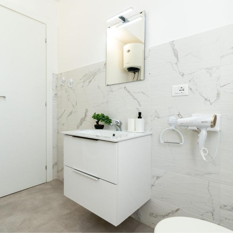 Domvs Tibvrtina - Solarium Zone, Terrace, A-C, Roma - One-Bedroom Apartment - 15